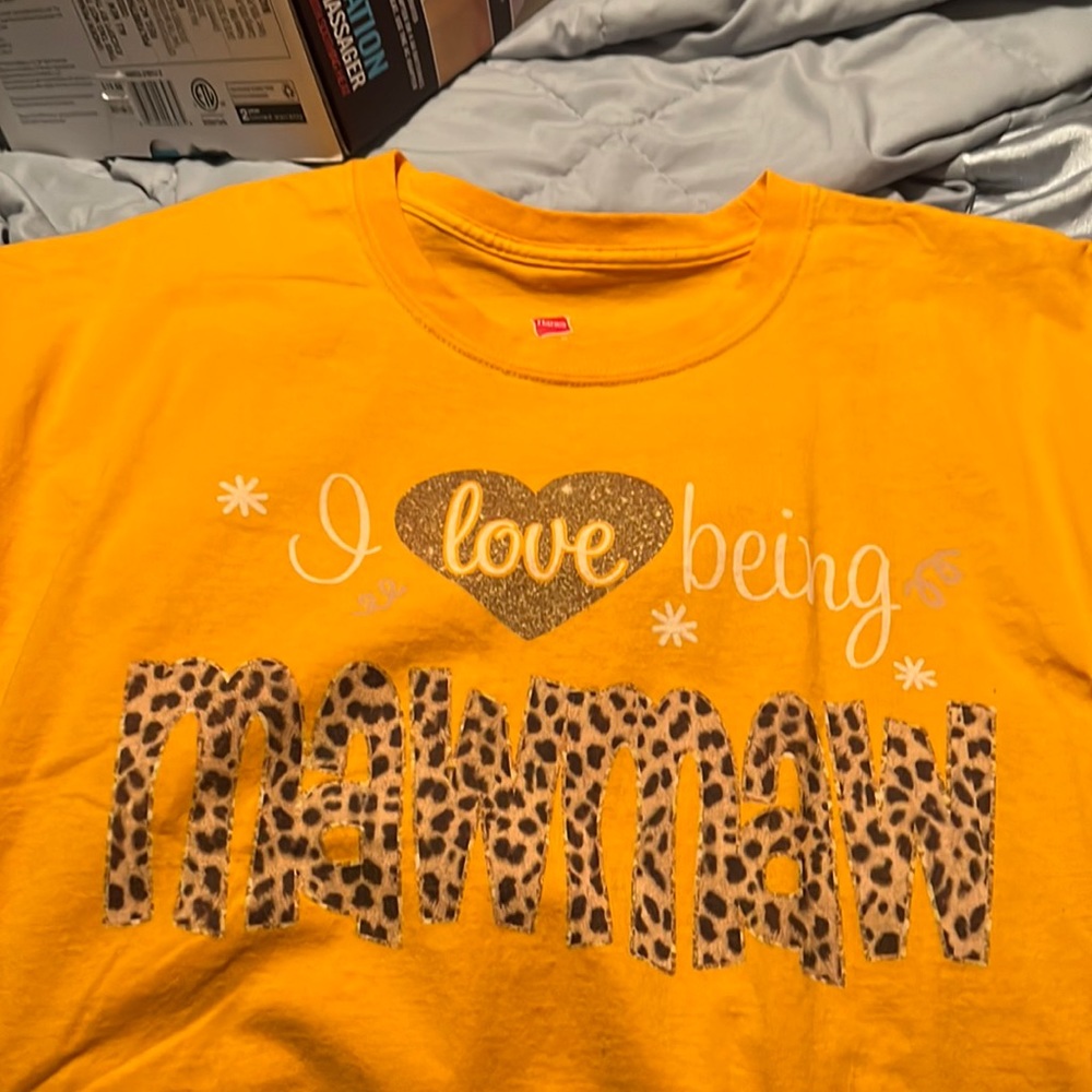 Hanes XL. I love being mawmaw